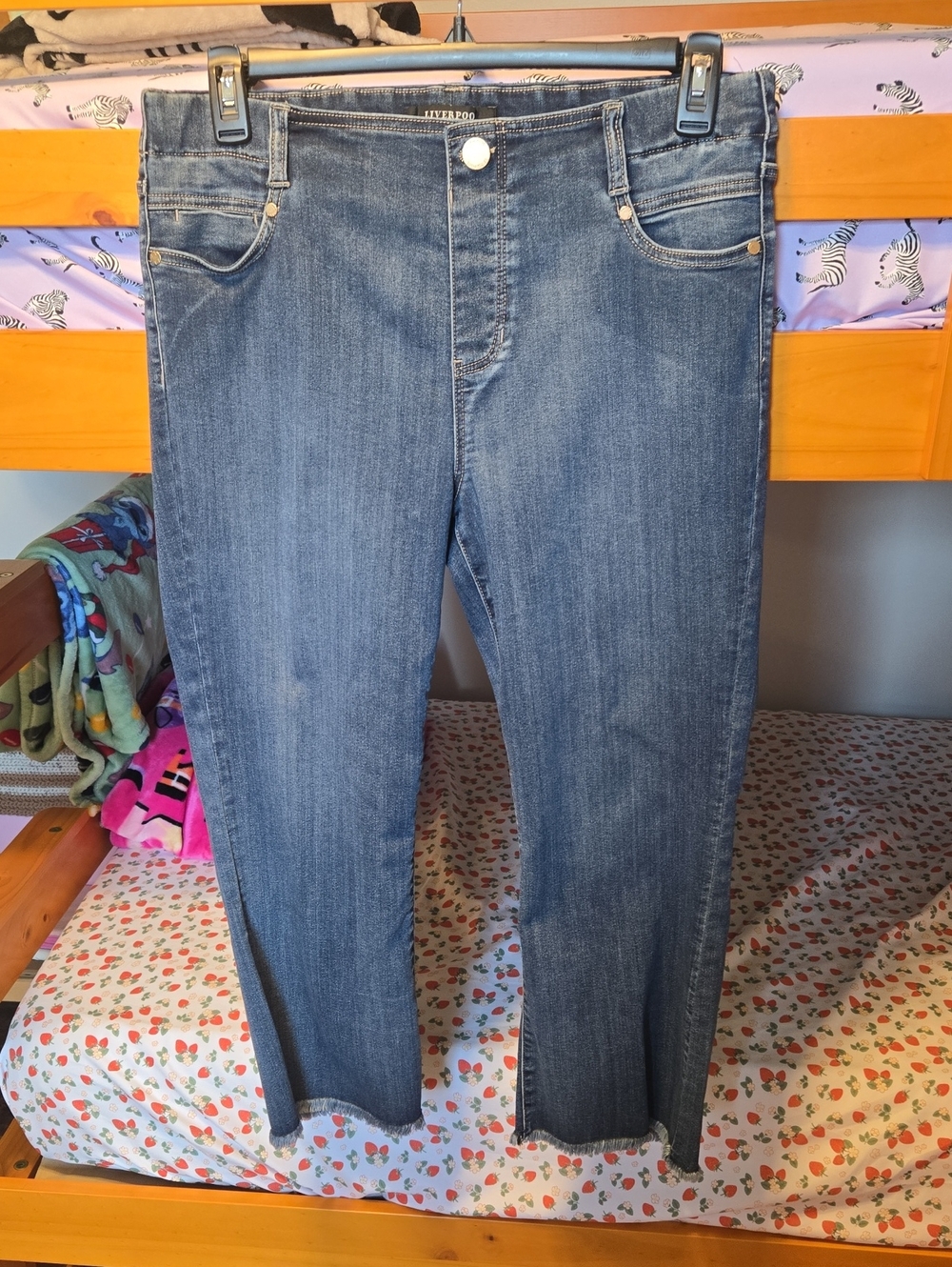 Liverpool Women's Medium Blue Straight Leg Jeans